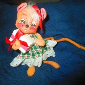 Annalee Christmas Mouse Doll with Presents 1995 Vintage 7 inches